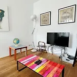 Cozy Retreat With Large Balcony Near Schoenbrunn